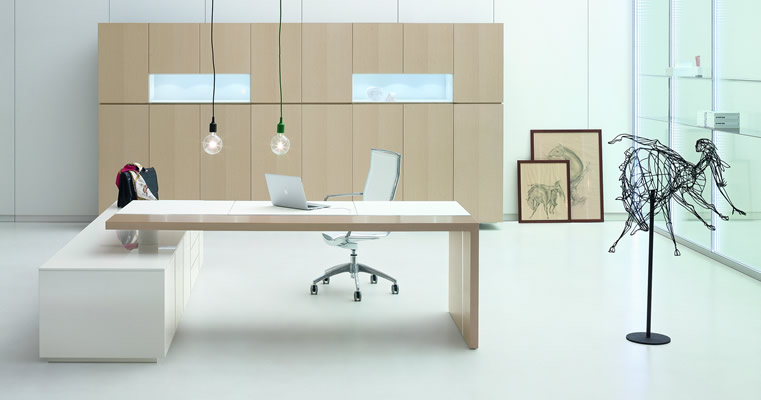 Archiutti White lacquer and beech office layout