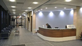 Reception unit and foyer