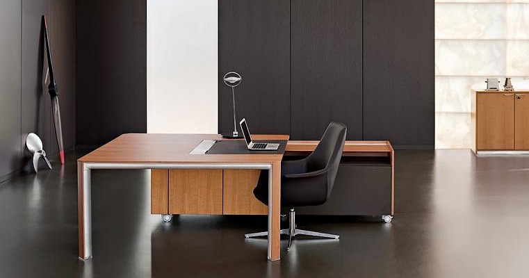 Archiutti executive desk in home setting